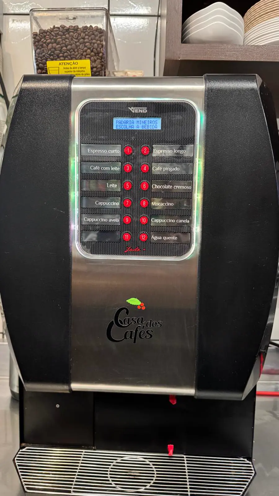 Máquina de café na loja Artemis