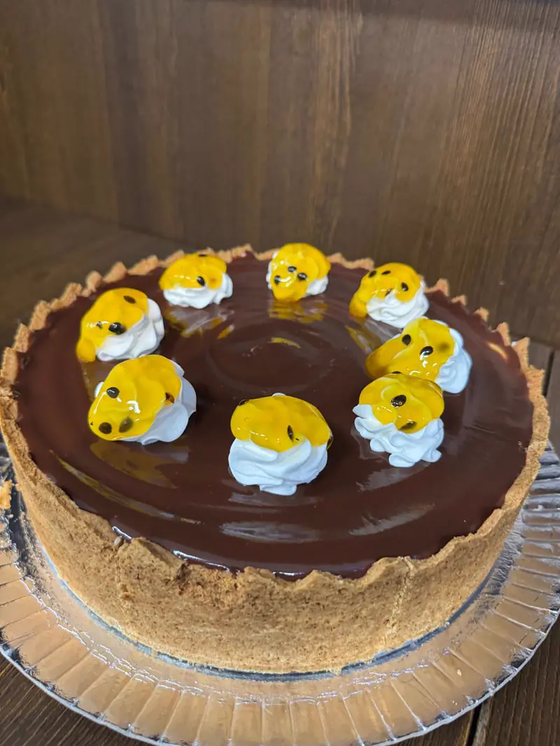Torta de chocolate com maracujá